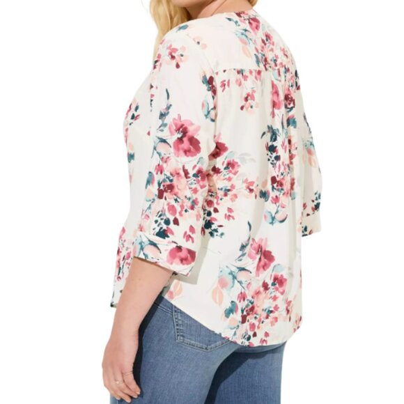 Torrid Harper 3/4 Sleeve Pullover Blouse in Pretty Artsy Floral Print Size 3 - Picture 3 of 9